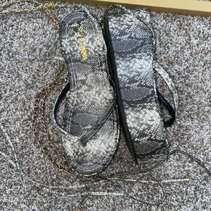Fashion Nova Snake Prink platform sandals